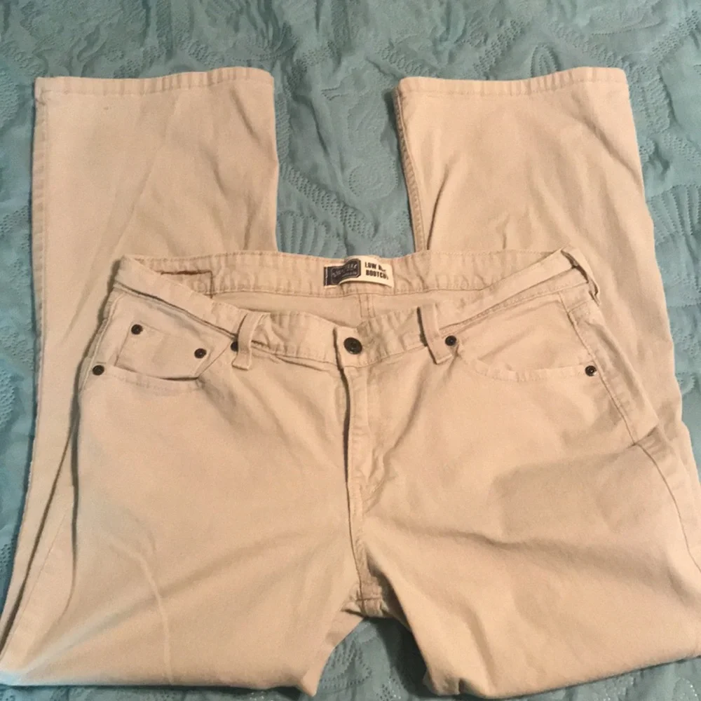 ❤️(51) Ladies Levi’s low rise boot cut khaki jeans in great condition. 12 short - Picture 8 of 12